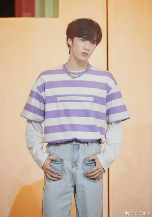 刘耀文肩好宽##刘耀文太平洋肩膀