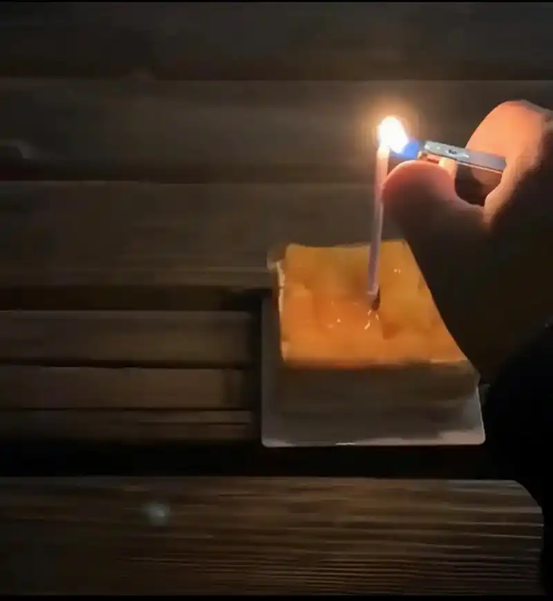 一个人过生日,一个人许愿,一个人走夜路