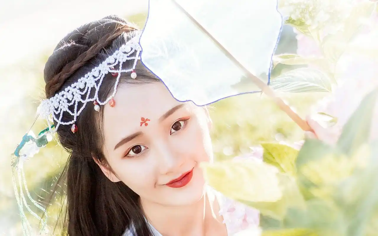 古装美女唯美仙气写真高清桌面壁纸