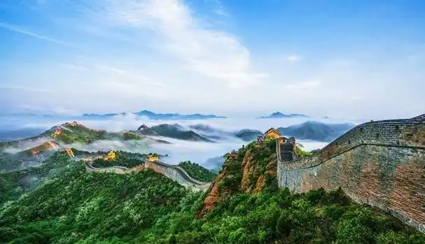 金山岭长城,位于中国北京市密云区,是中国著名的长城景区之一