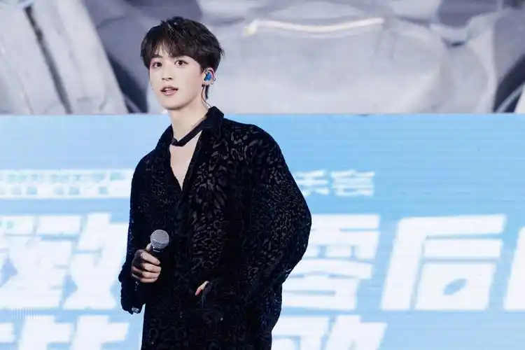 河洛洛「何洛洛个人资料」-友友