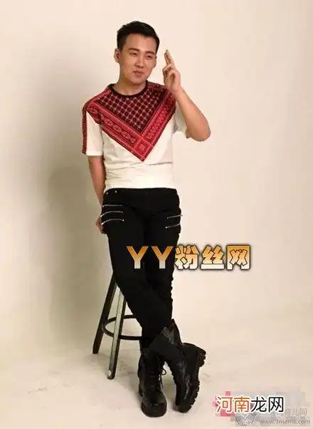 郭麒麟女友桃宝真名黄妃私照 郭奇林郭麒麟为什么骂于谦打人事件