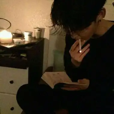 高清帅气的霸气高冷孤独男头抽烟图片,男生头像图片