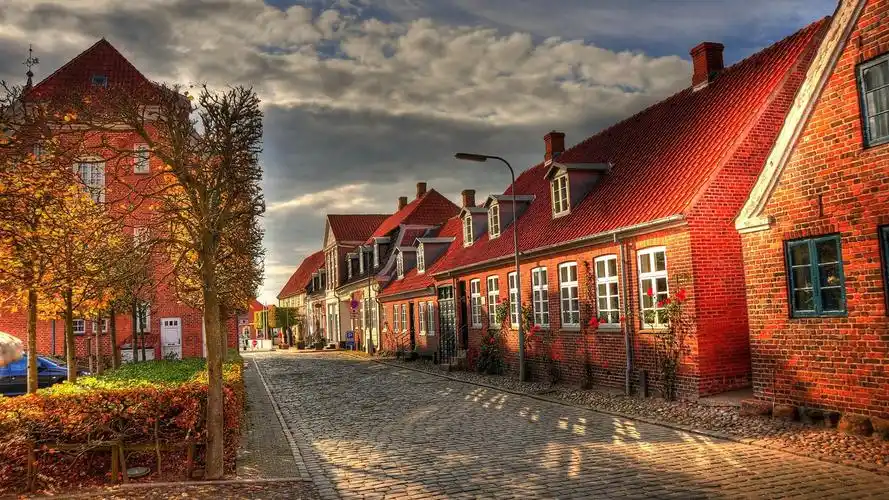 欧美古典建筑繁华城市街道电脑桌面壁纸下载