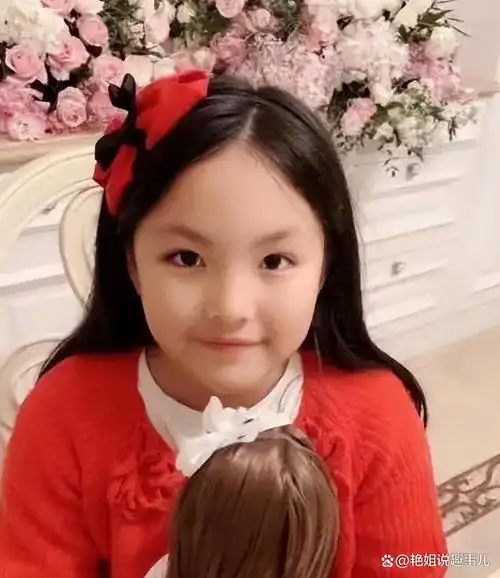 近日,刘德华的女儿照片意外流出,引发了娱乐圈的一波小震动.