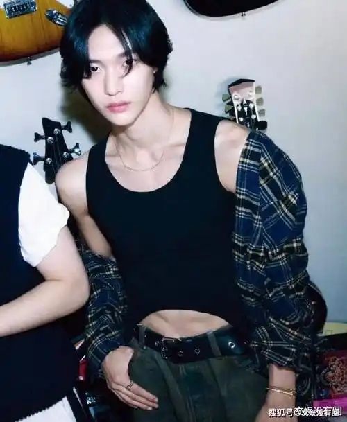 riize朴元彬"堪比女爱豆"的纤细身材引关注,网友:千万不要变胖!