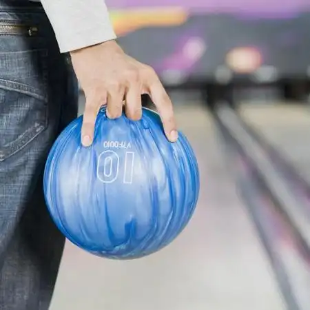 带着戒指打保龄球是什么梗