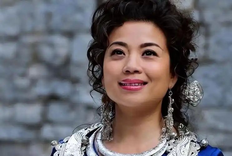 回顾民歌皇后张也54岁单身未育和吕继宏相伴21年令人羡慕