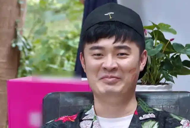 陈赫鹿晗为赚钱当模特,笑一下就扣5元,王勉亲陈赫逗笑鹿晗