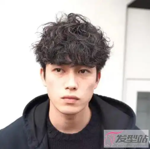 2021潮男必备烫发推荐 这么烫发尽显型男魅力_发型站_最新流行发型