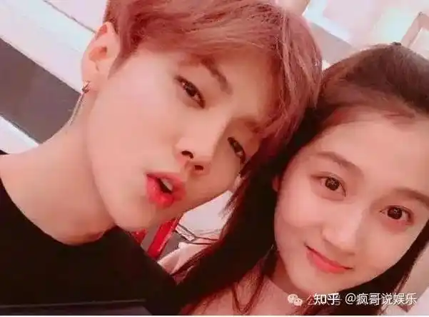 鹿晗关晓彤官宣喜讯恭喜孩子的瓜