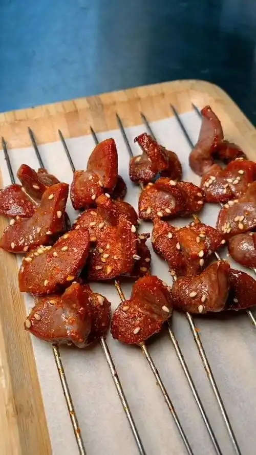 今天教大家做烤鸡胗,烤这玩意没有技术含量!