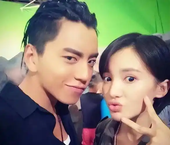 "撩汉达人"金晨:数位男友竟无缝衔接,成龙侄子也被她迷倒?