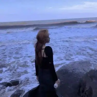 清新好看的高清海边女头像干净图片