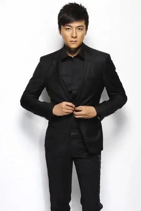 朱雨辰和汤唯同居三年,分手后找新女友杜若身材火辣惹人爱,你怎么看