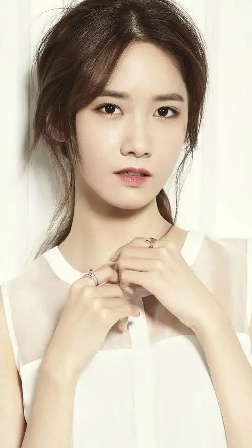 壁纸明星系列之林允儿