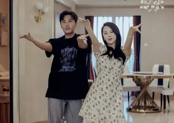 伊能静和庾澄庆离婚后再婚嫁小10岁的秦昊和婆婆处成了闺蜜