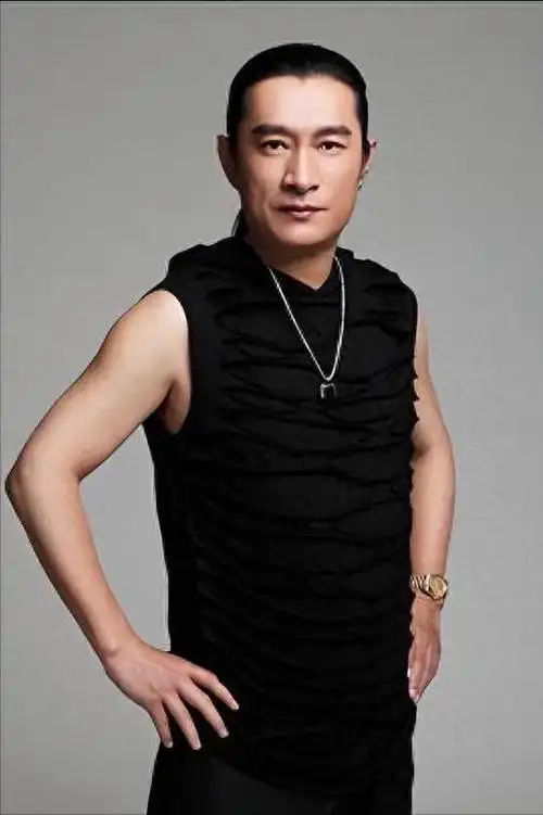 歌手黄安:爱国的心永不变,自己凭本事挣钱,凭真心爱国!