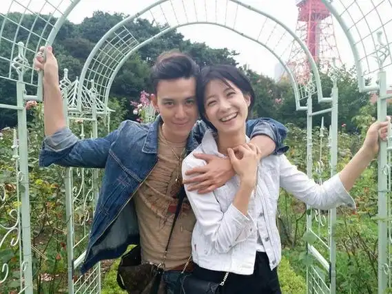 陈楚河现任女友是谁陈楚河唯一承认的女友陈楚河现任赖雅妍资料照片