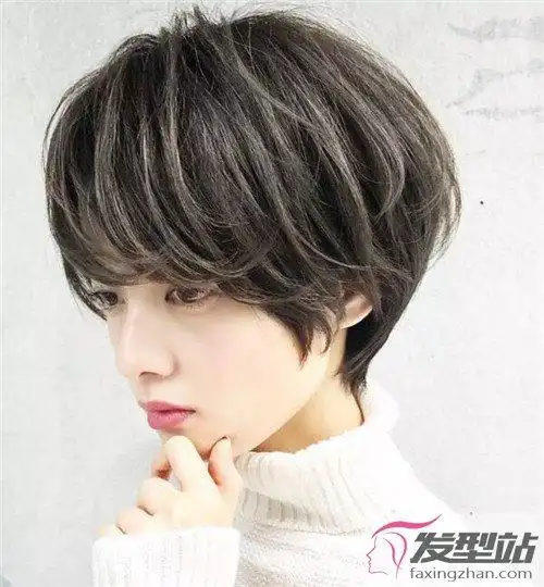 发型不烫不染不时髦 短发有点纹理更好看