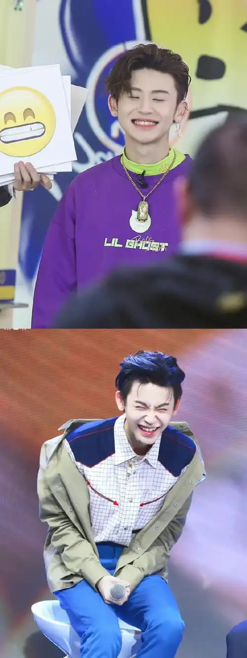 小鬼遛气球好快乐