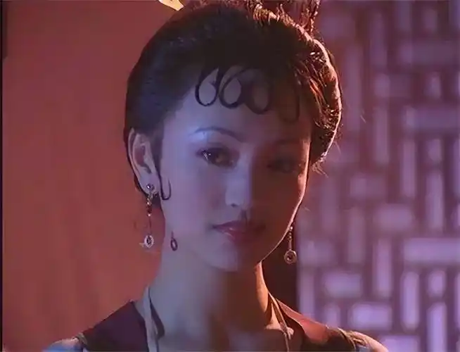 回顾:37岁嫁豪门,42岁高龄生二胎,49岁握半个娱乐圈,罗海琼凭什么