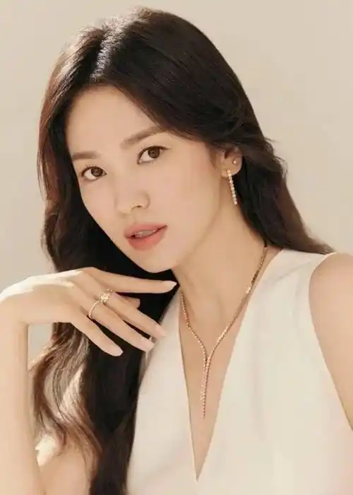 韩国女艺人宋慧乔代言珠宝品牌拍最新宣传照_礼品_其他_微信