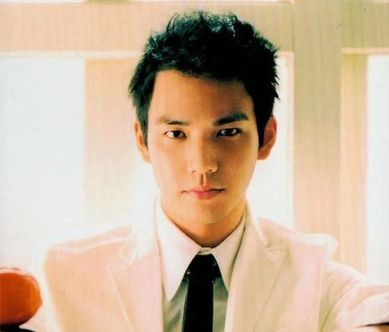 钟汉良:3次雪藏,3次翻红, 47岁演偶像剧被嘲:这演技真尴尬!