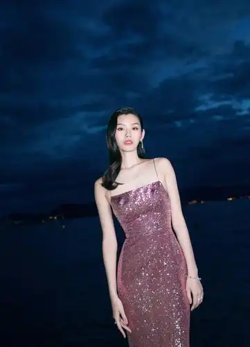 奚梦瑶 第71届戛纳电影节红毯