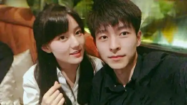 还在为偶像剧男主着迷?不如嗑嗑真人,快来看看这些现实中的王子