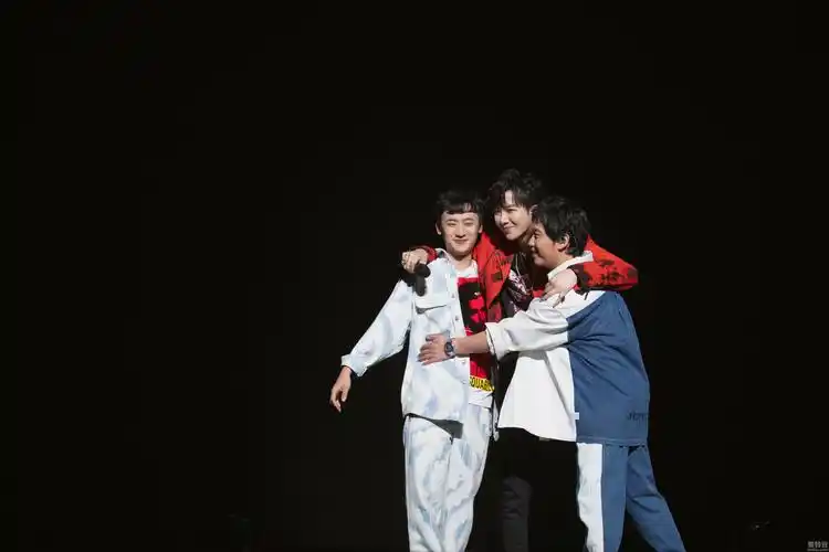 摩登兄弟北京演唱会挑战唱跳 两天连开燃爆现场