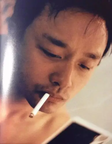 张曼玉11年前吸烟照曝光,性感又帅气|张曼玉|张国荣|吸烟_新浪新闻