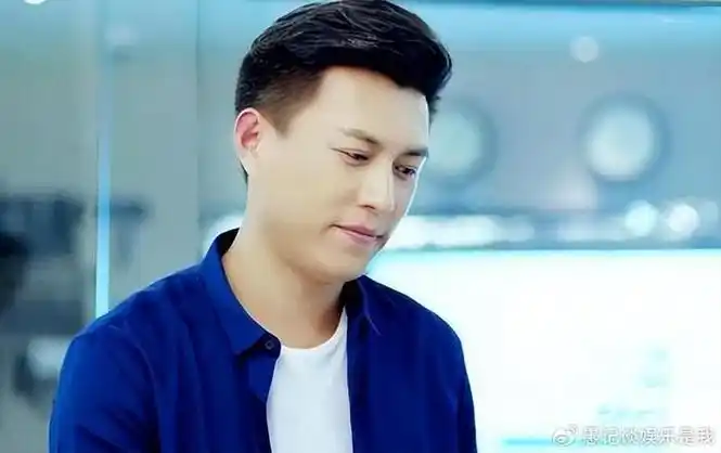 探悉靳东国家一级演员荣誉才发现他背景雄厚多重职位来头不小