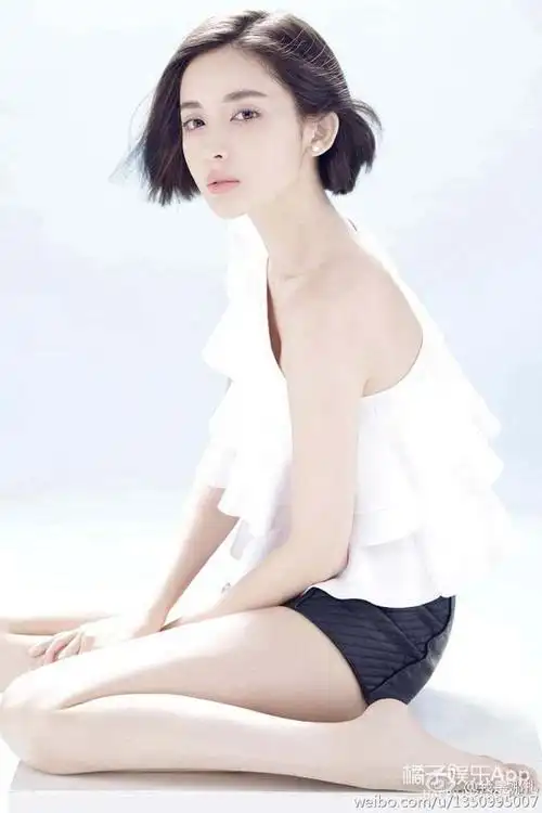 25张照片告诉你,古力娜扎究竟有多爱穿短裤!