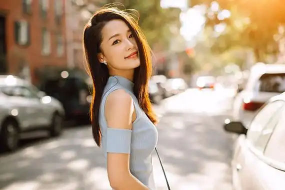 李沁个人资料 - 李沁身高/体重/年龄/图片 - 星爪时尚网