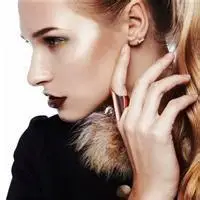 气质女人味的微信头像冷艳点击鼠标右键下载