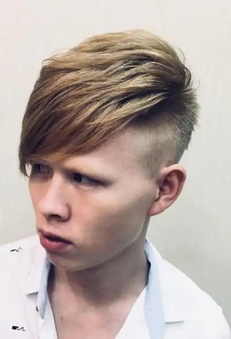 男生修剪斜刘海有几种方法 充满与众不同款式短发打造