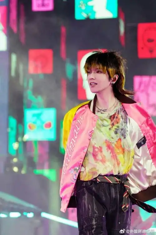 华晨宇演唱会国内最大跨度舞台