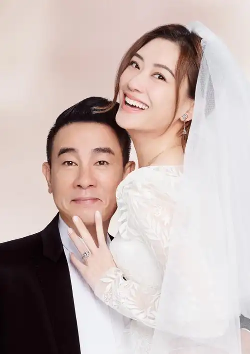 陈小春对应采儿说你永远是我的公主##陈小春应采儿再拍婚纱照