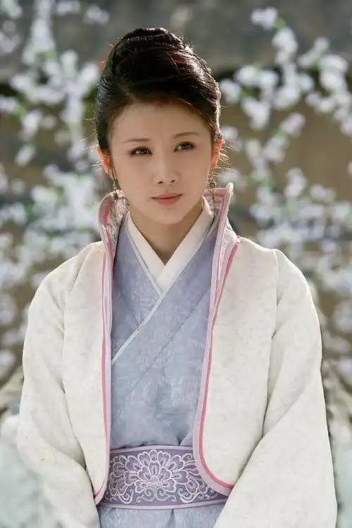 孙菲菲拍《孔雀东南飞》 汉服造型风姿绰约(图)