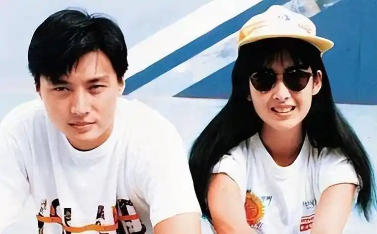 原创玉女掌门人周慧敏祖孙三代的梦中情人为爱退圈却屡遭背叛