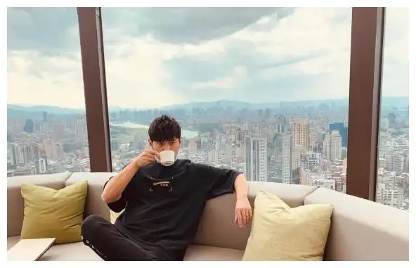 周杰伦晒出台北的豪宅婚后跟昆凌住在这里日子过得太幸福了