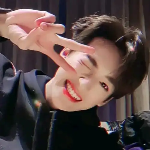 何洛洛优质头像