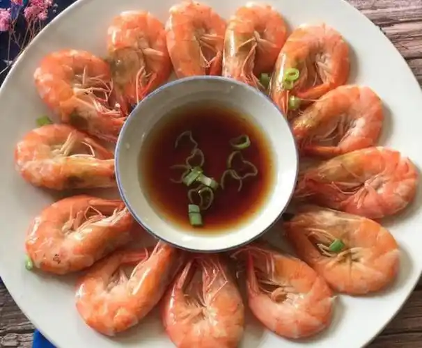 水煮虾的做法有哪些?吃水煮虾有哪些禁忌?