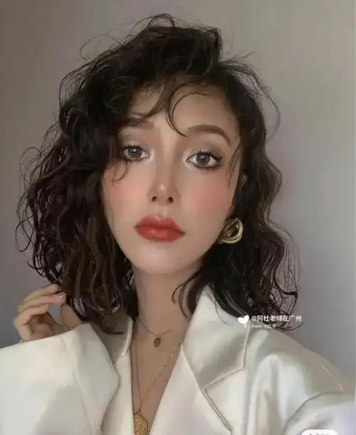 短卷发造型有哪几种,短发造型 卷发