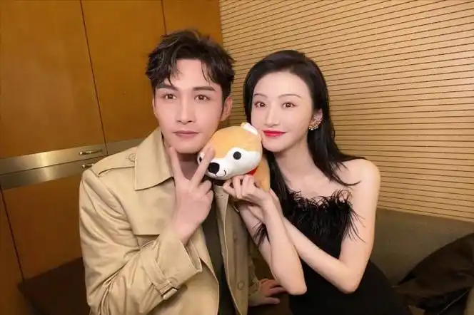 张彬彬的女朋友景甜张彬彬甜蜜再互动