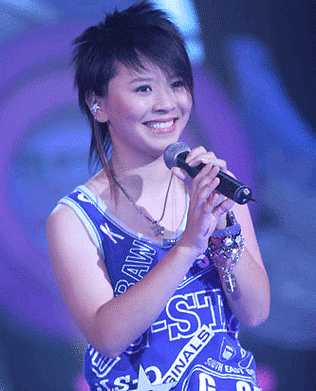 资料图片:"超级女声"黄雅莉写真(33)