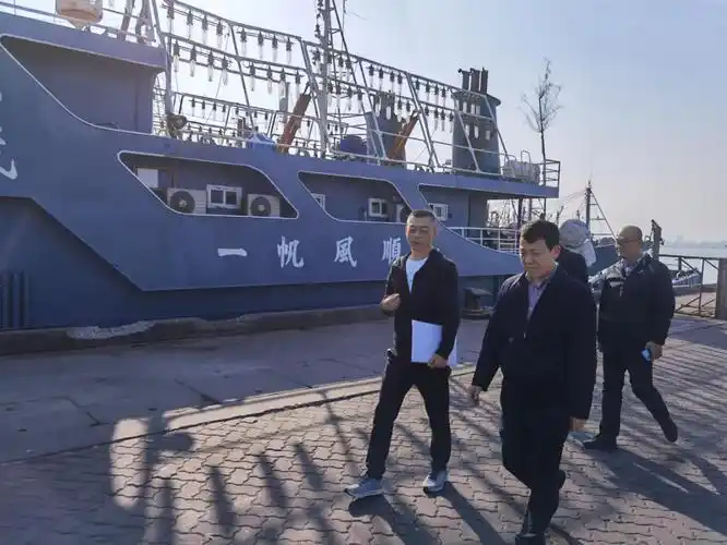 泉州市海洋与渔业局党组书记陈龙津带队开展节前安全