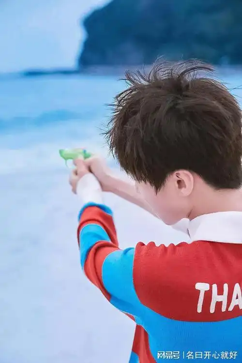 王俊凯与蓝色海,美翻了