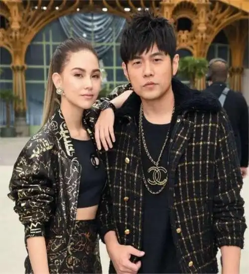 22岁嫁给大14岁的周杰伦!连生三胎的昆凌,可能没你想得那么简单